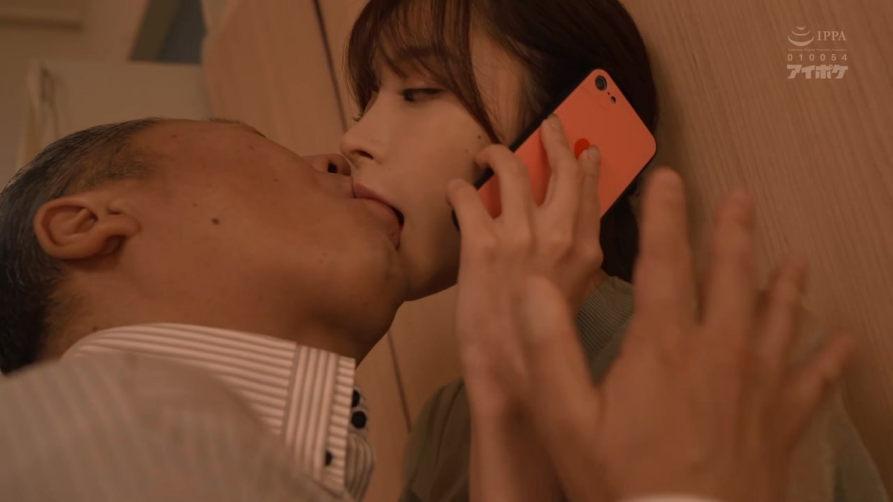 SDMUA-042-C 彼女の代わりに参加したフェス帰りの夜行バスで彼女の女友達3人に【浮気ハーレム逆NTR】さ